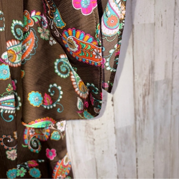 CATO Womens Top Size 22/24W  Short Sleeves V-Neck Brown Paisley Floral - Picture 11 of 16